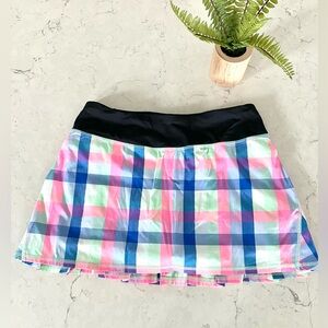 Run: Pace Setter Skirt Lotus 2 way Stretch Pop Plaid Multi / Black Size 4 EUC